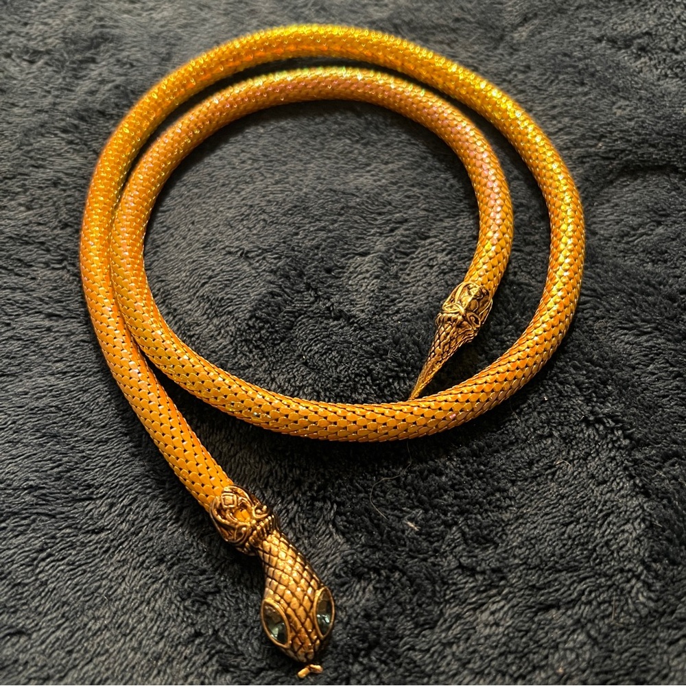 Vintage snake belt necklace in iridescent yellow by D.L.Auld - Picture 6 of 14
